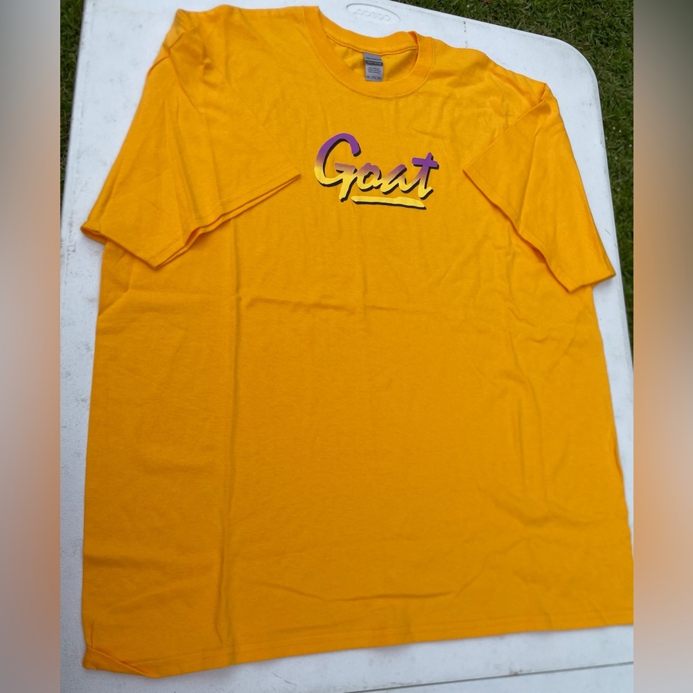 Yellow lakers “GOAT” graphic t shirt
